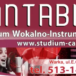 Grafika reklamowa studium wokalno-instrumentalnego Cantabile z adresem, telefonem i stroną www, z wkomponowanymi zdjęciami śpiewających osób i kluczem wiolinowym.