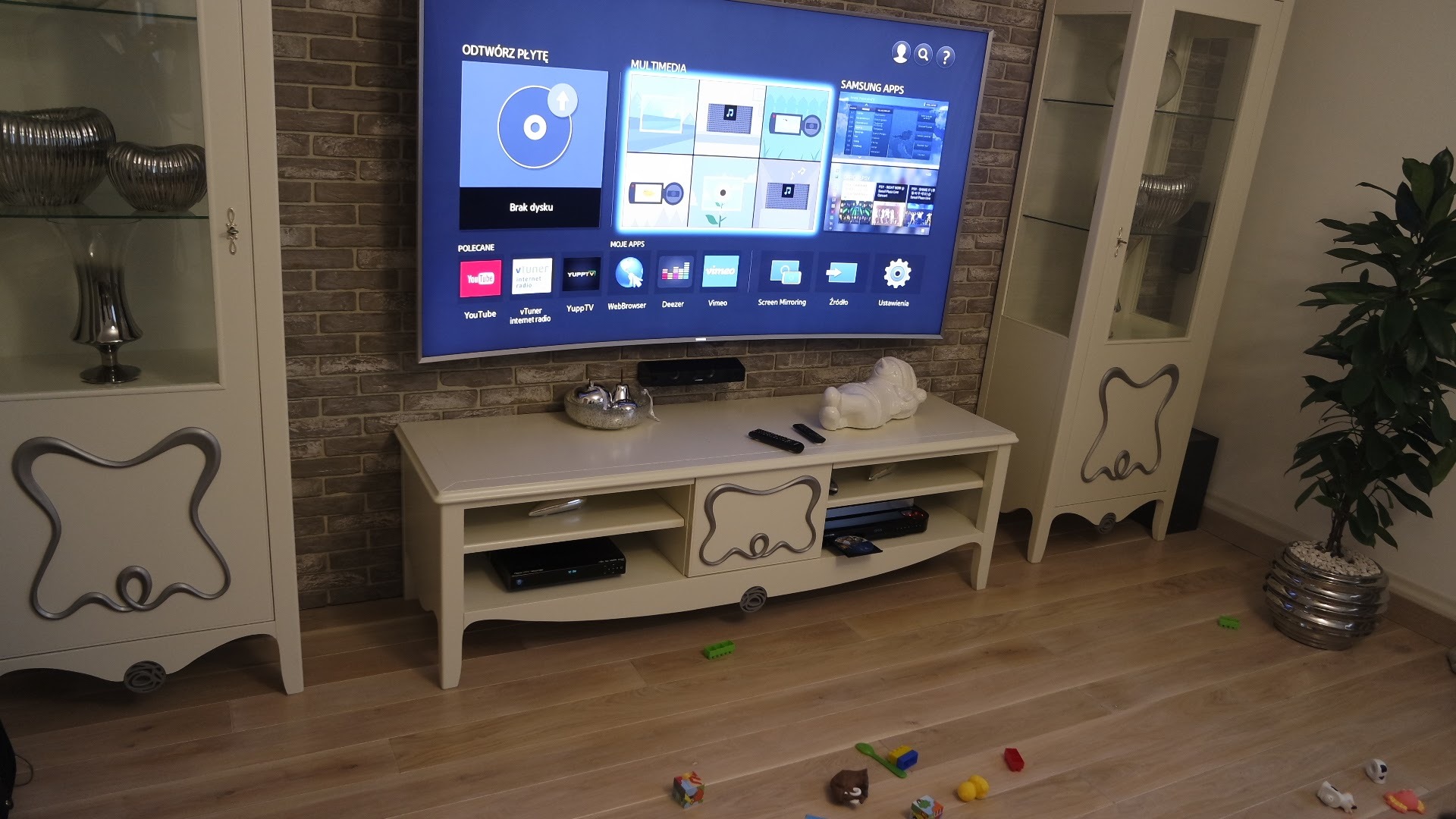 Meble na wymiar - włoski wzór.