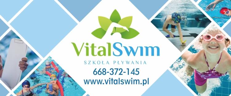 Kompozycja graficzna z motywami pływania: dzieci w basenie, instruktor z deską, logo szkoły pływania VitalSwim i dane kontaktowe.