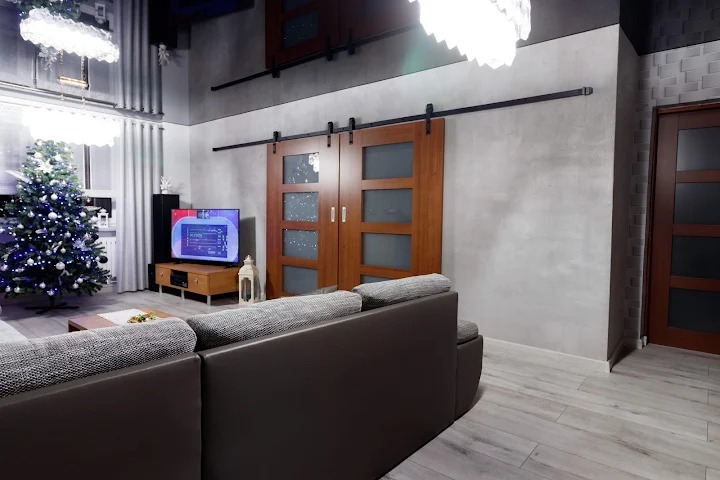 Wykonanie efektu betonu w salonie