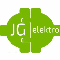 Zielone logo firmy JG elektro z białym napisem, stylizowane na wtyczkę elektryczną.