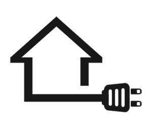 Czarno-biały, uproszczony symbol domu z kablem zakończonym wtyczką elektryczną, stylizowany na ikonę.