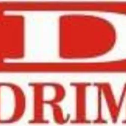 Czerwone logo firmy DRIMS z dużą literą 'D' na białym tle, obok pionowy napis 'prZwi'
