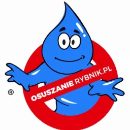 Ilustracja przedstawia niebieską kroplę z oczami i uśmiechem, umieszczoną w czerwonym okręgu przekreślonym czerwoną linią z napisem OSUSZANIE RYBNIK.PL.