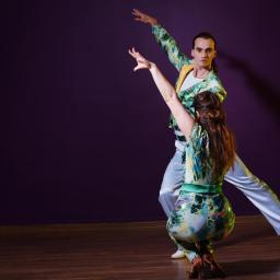 Profesjonalna para tancerzy prowadzących Szkołę Tańca Klub Sportowy