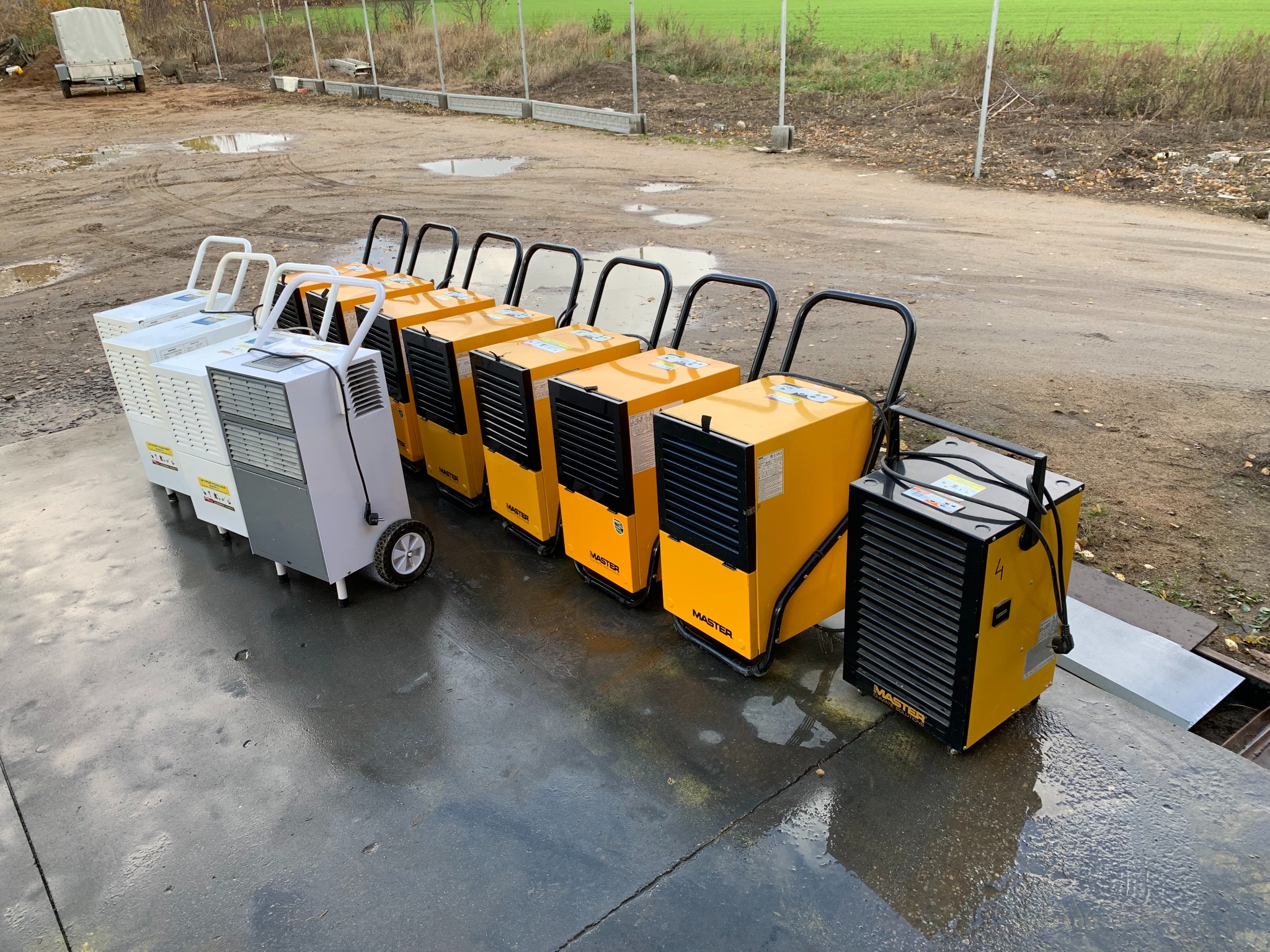 Wypożyczalnia osuszaczy powietrza -wyświetlają realny stopień wilgotności