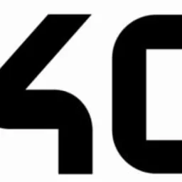 Logo firmy IT z geometrycznym symbolem i napisem 'AKOMP' w kolorach czerwonym i czarnym na białym tle.