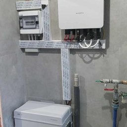 Elektrosolary.pl Sp. z o.o. - Instlalacja fotowoltaiczna z magazynem energii. Falownik Sungrow SH10RT, Magazyn energii Sungrow SBR o pojemności 9,6kWh