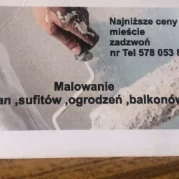 Reklama usług malarskich: dłoń z wałkiem pokrytym farbą, tekst informujący o malowaniu ścian, sufitów, ogrodzeń i balkonów oraz numer telefonu.
