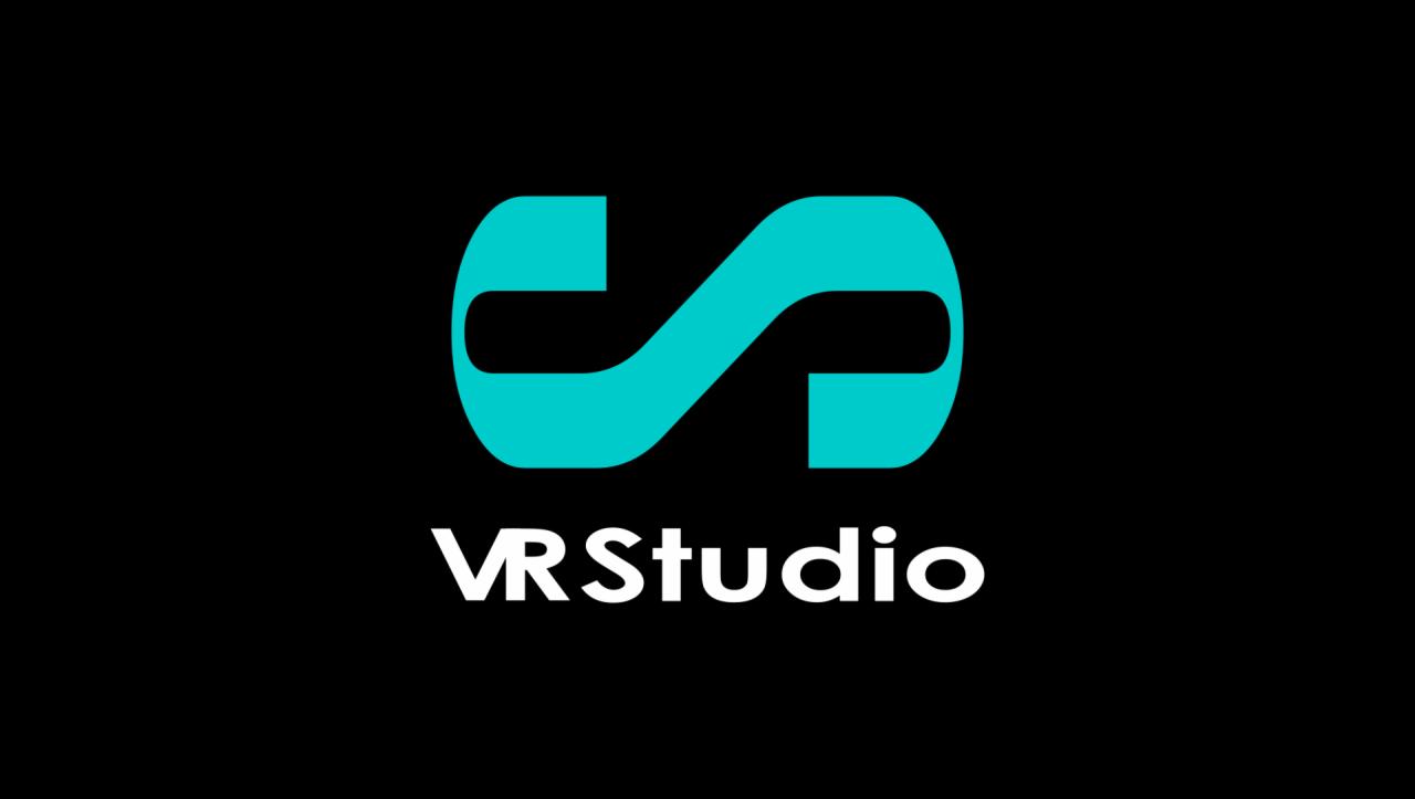 Logo VRStudio z turkusowym, abstrakcyjnym symbolem i białym napisem na czarnym tle.