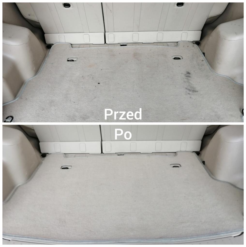 Bagażnik samochodu z beżową tapicerką w układzie 'przed i po' czyszczeniu. Górna część zdjęcia pokazuje zabrudzoną powierzchnię, dolna - czystą.