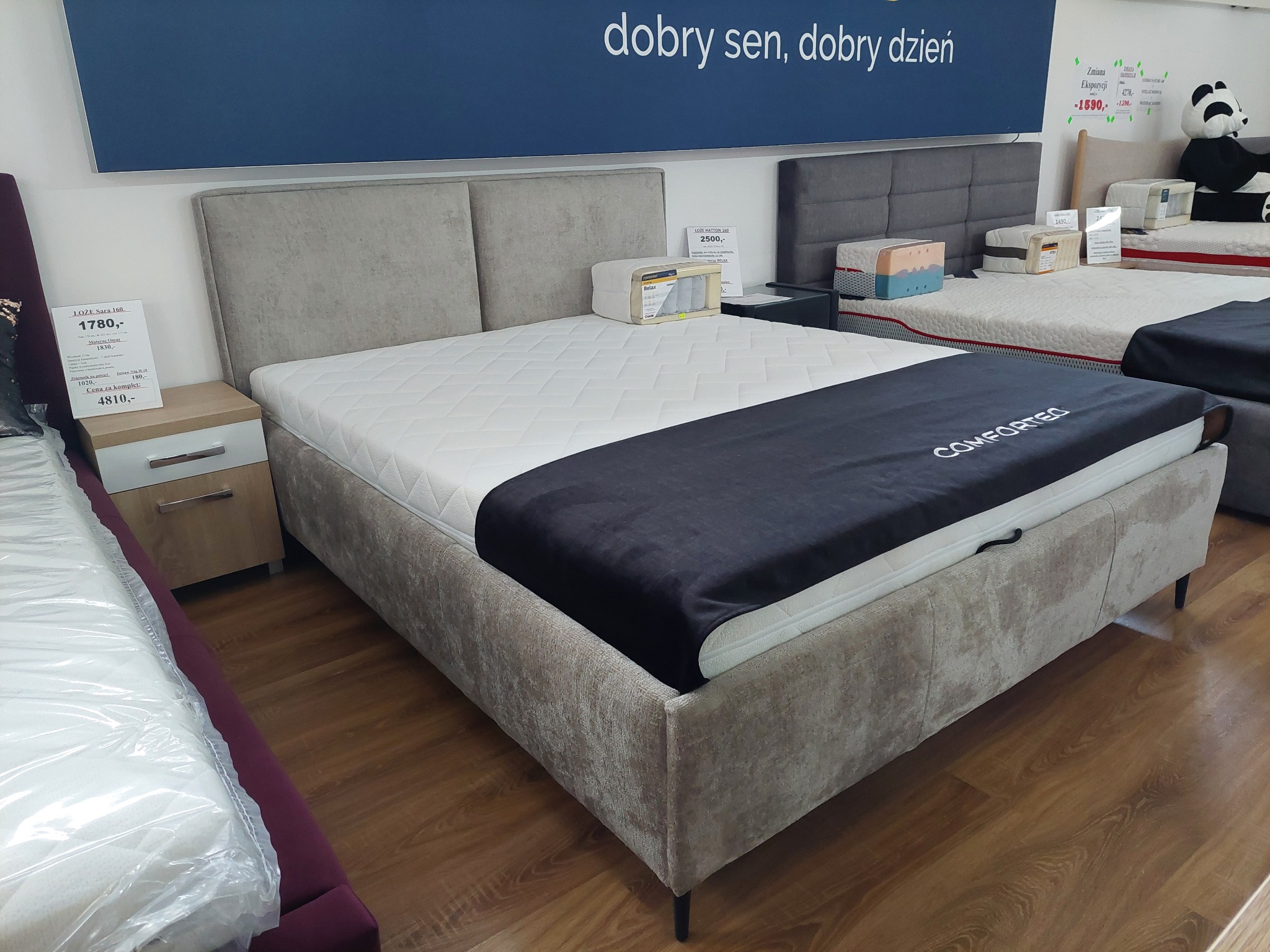 Salon meblowy Kors Meble - łóżko i materac