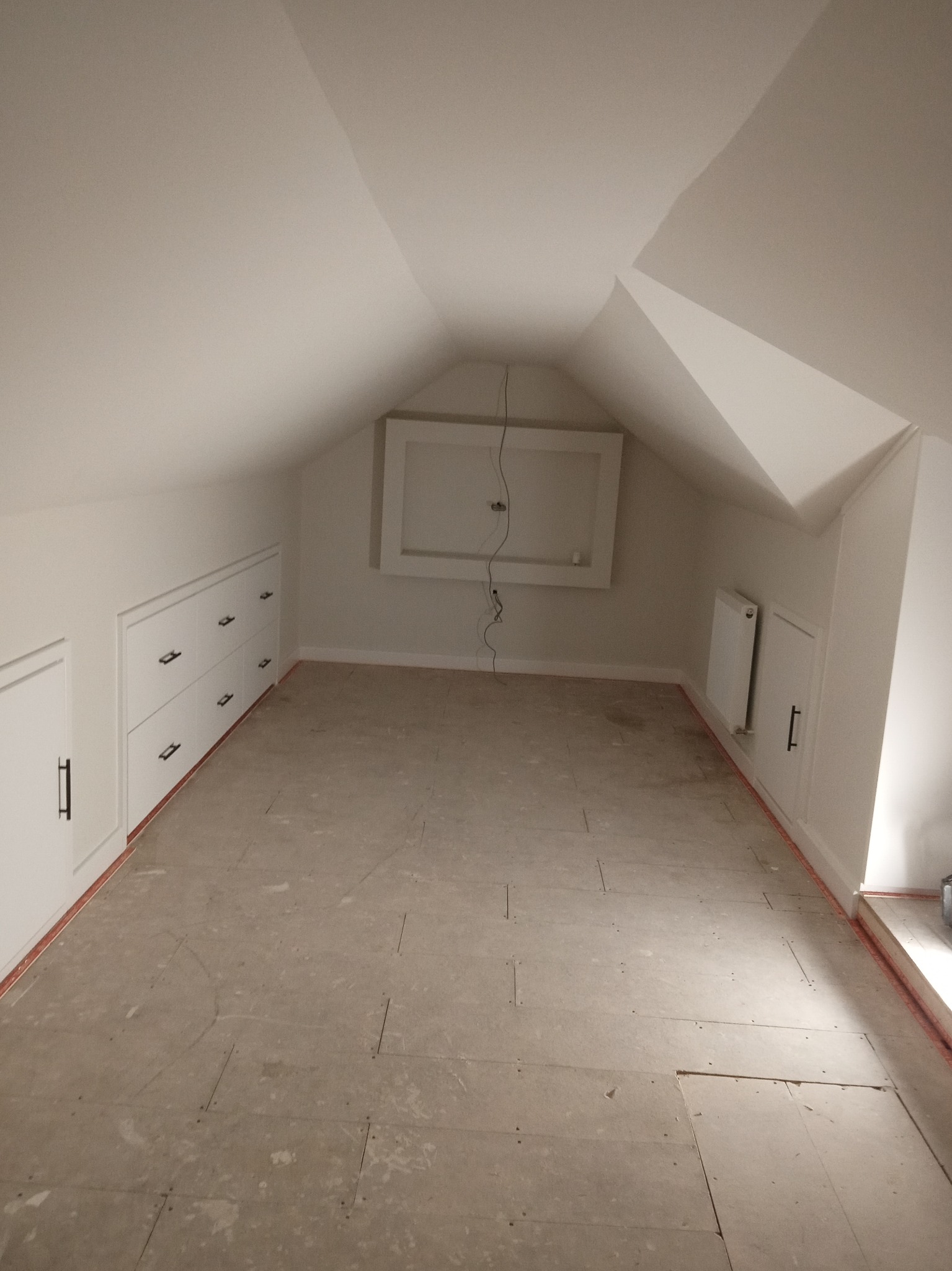 Malowanie ścian szuflad ,drzwiczek