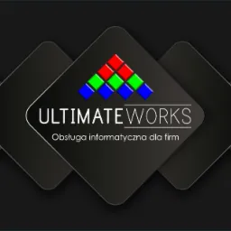 Logo firmy UltimateWorks z Jeleniej Góry, oferującej obsługę informatyczną dla firm. Logo przedstawia nazwę firmy i slogan umieszczone na tle z geometrycznych kształtów w odcieniach szarości,...