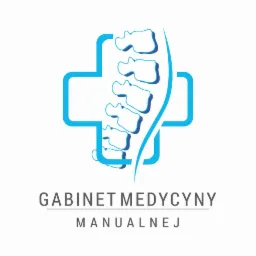 Logo Gabinetu Medycyny Manualnej: Stylizowany kręgosłup wkomponowany w niebieski krzyż, pod spodem nazwa gabinetu.