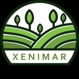 Logo firmy XENIMAR przedstawiające zielone wzgórza z rzędami upraw i stylizowane drzewa w okrągłej, ciemnozielonej ramce.
