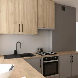 Wizualizacja kuchni: jasne drewniane szafki wiszące z czarnymi uchwytami, szare szafki dolne, czarny zlew i bateria, płyta gazowa z garnkiem, drewniany blat, biała misa.