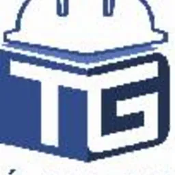 Logo firmy z inicjałami TG umieszczonymi pod stylizowanym białym kaskiem budowlanym na niebieskim tle, poniżej napis 'ŚWIAT BHP' pisaną dużą czcionką.