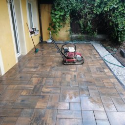 Układanie kostki brukowej Łukta 2