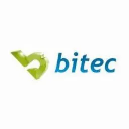 Logo firmy Bitec: stylizowana zielona litera 'b' z wyciętym sercem po lewej stronie i niebieski napis 'bitec' po prawej na białym tle.