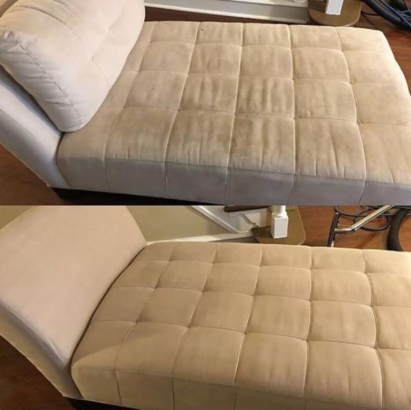 Szezlong tapicerowany beżową tkaniną: widok przed i po czyszczeniu, z wyraźną różnicą w odcieniu i usuniętych plamach na górnej połowie. Dolna połowa prezentuje efekt po zabiegu.