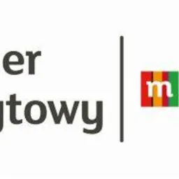 Logo firmy Partner Kredytowy m Finanse z pionową linią oddzielającą nazwę Partner Kredytowy od graficznego znaku i nazwy Finanse.