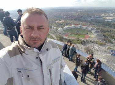 APP - Montaż drzwi Przewrotne