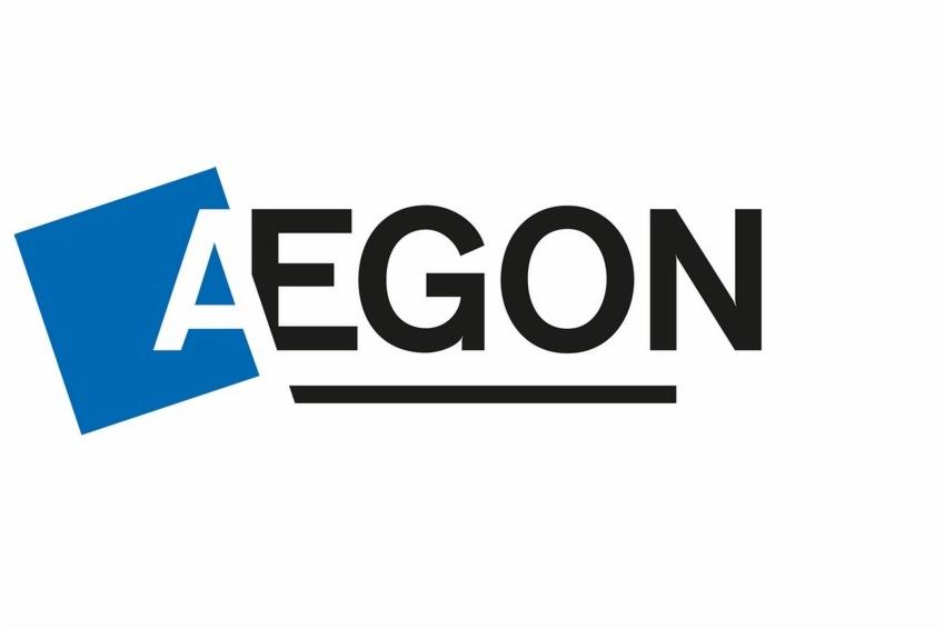 Logo firmy AEGON z niebieskim elementem graficznym po lewej stronie i czarnym napisem AEGON po prawej stronie, umieszczone na białym tle.