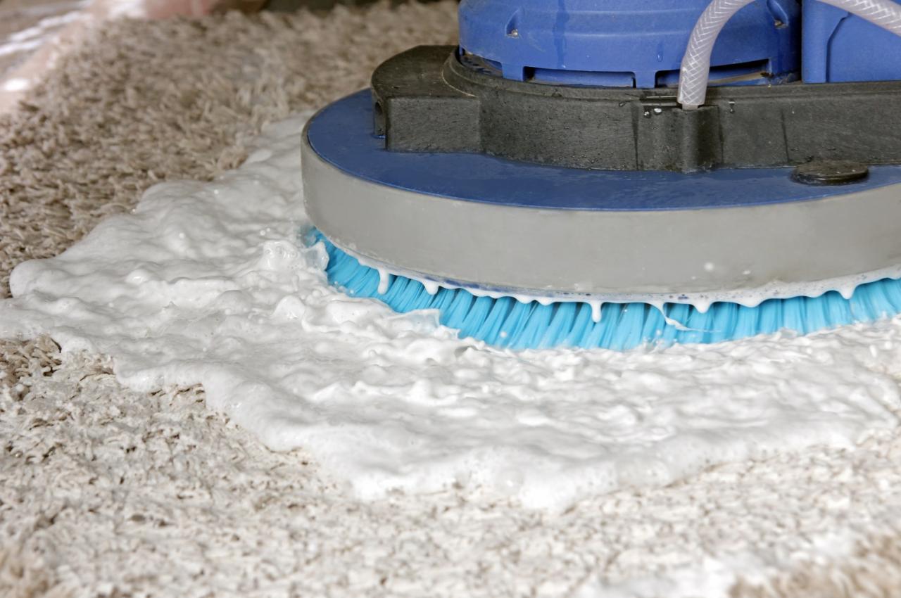 Szorowanie runa dywanu