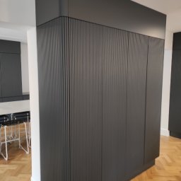 AIG MEBLE NA ZAMÓWIENIE - Szafa lakierowana grafit mat otwierana na tip-on