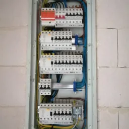 Montaż i wyposażenie rozdzielnicy elektrycznej domku jednorodzinnego