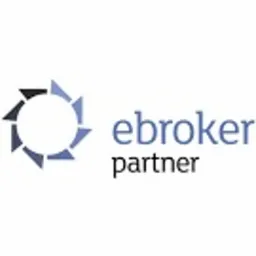 Logo firmy Ebroker Partner z okrągłym symbolem złożonym z trójkątnych segmentów w odcieniach szarości i błękitu.