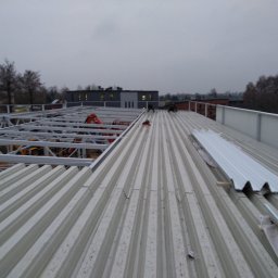 Montaż pokrycia dachowego hali Produkcyjnej w technologii PVC Tarnowskie Góry 1000m2