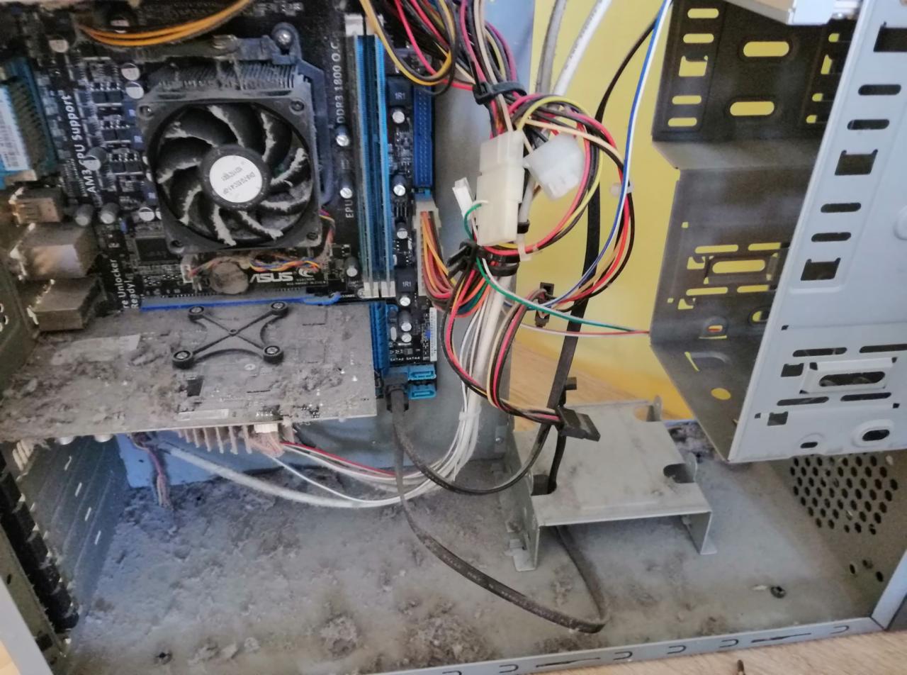 Zajmuję się także czyszczeniem laptopów i komputerów stacjonarnych.