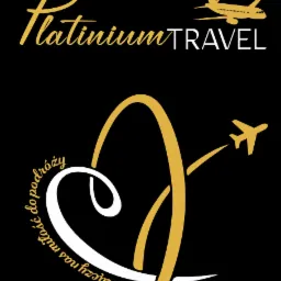 Logo firmy Platinum Travel z motywem samolotu i hasłem 'Łączymy nas miłość do podróży' w kolorach złotym i białym na czarnym tle.