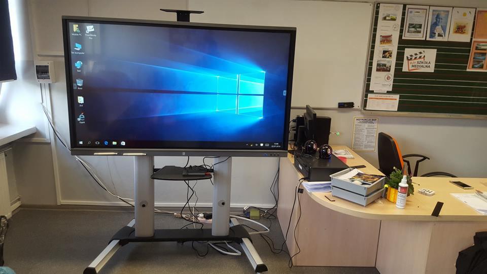 Nasze realizacje - monitor interaktywny na stojaku mobilnym