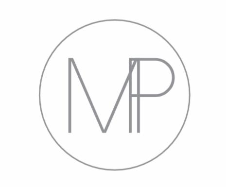 Minimalistyczne logo z szarymi literami MP w okręgu, czyste tło.