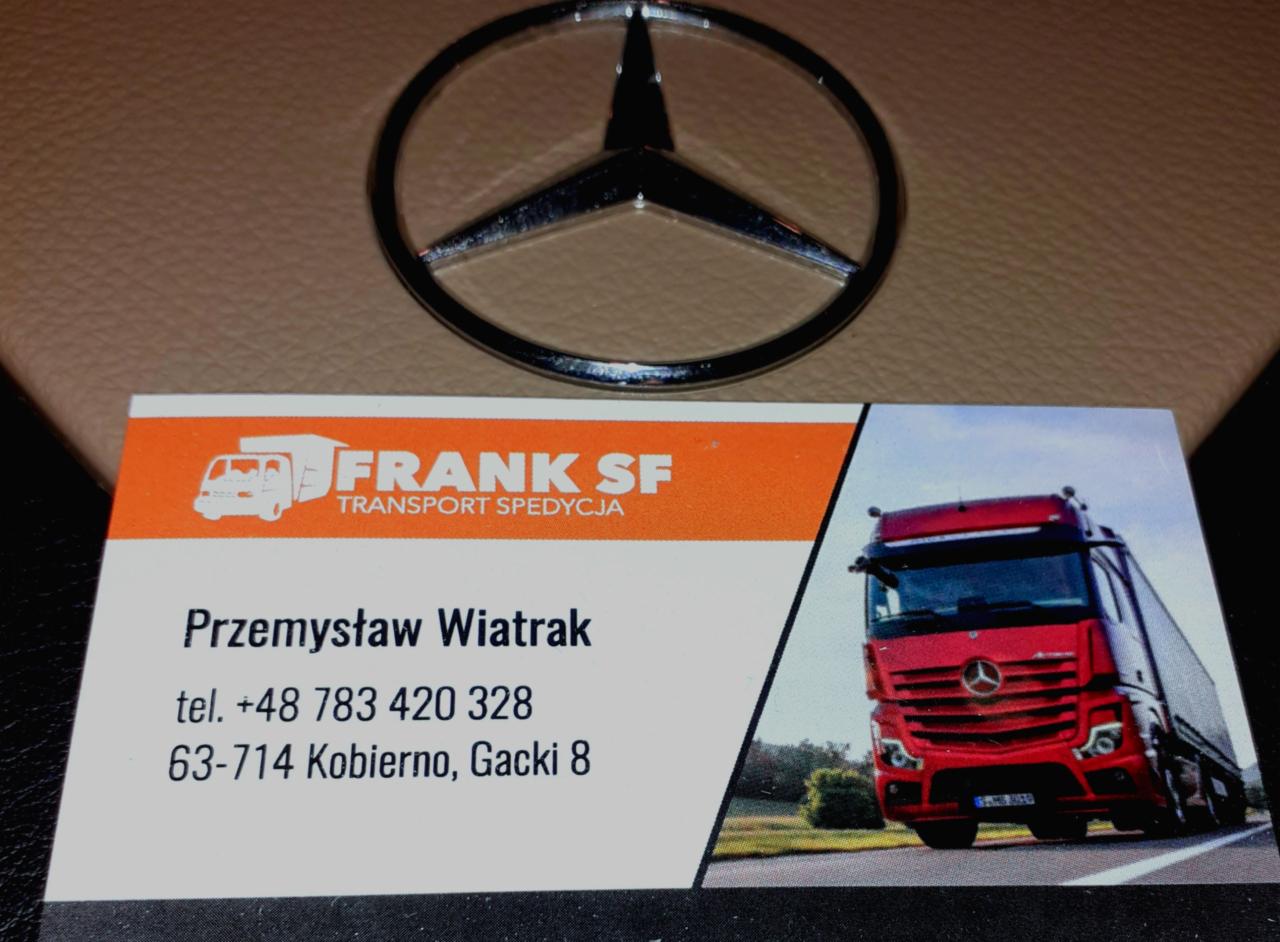 Wizytówka firmy transportowej Frank SF z czerwonym ciągnikiem siodłowym Mercedes-Benz Actros na tle logo Mercedes-Benz