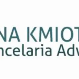 Logo Kancelarii Adwokackiej Justyna Kmiotek-Pietryga z inicjałami JK i P w okrągłym, geometrycznym znaku graficznym w odcieniach zieleni i szarości.