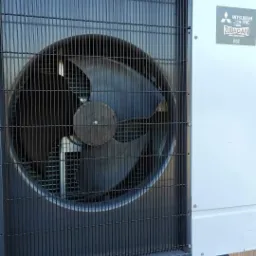 Montaż pompy ciepła zubadan 8kw - jednostka zewnętrzna