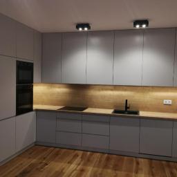 Max-Meble Design Robert Grabowski - Kuchnia wykonana z MDF lakierowanego w półmacie.