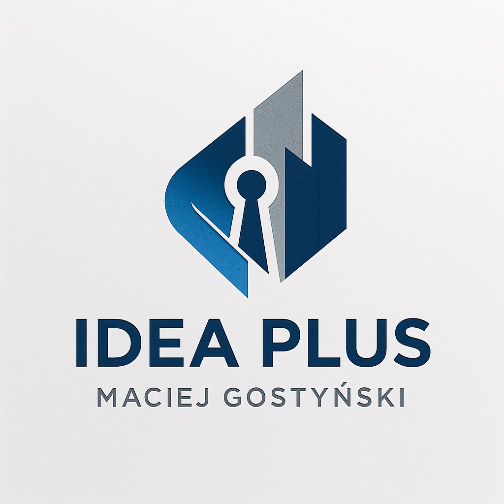 Logo firmy Idea Plus Maciej Gostyński: klucz w geometrycznym kształcie, odcienie niebieskiego i szarości, minimalistyczny design na jasnym tle.