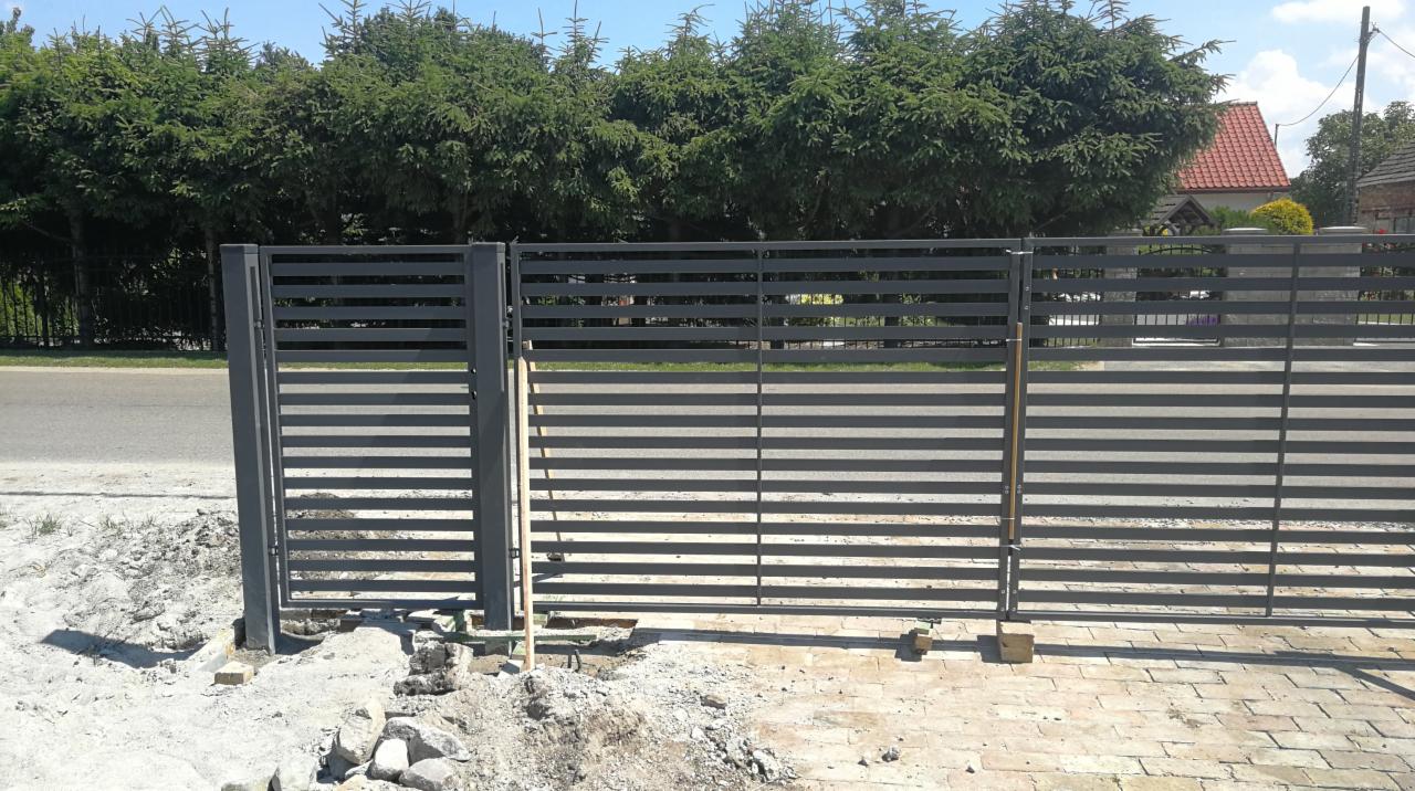 Stawianie ogrodzenia