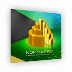 Pudełko oprogramowania Norma PRO z abstrakcyjnym złotym modelem schodkowym na tle gradientu zieleni i błękitu z elementami grafiki rastrowej.