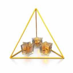 Piramidy, trójkąty.