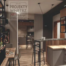 Nowoczesna aranżacja wnętrza z otwartą kuchnią, drewnianymi akcentami, marmurowym blatem i roślinami doniczkowymi na metalowym regale, widok na jadalnię z drewnianym stołem.