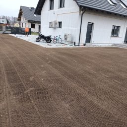 Usługi ogrodnicze Robert Starosz - Maszynowy siew trawy Profesjonalny siewnik ELIET GZC 1000