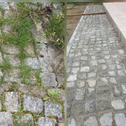 Porównanie stanu nawierzchni z kostki granitowej przed i po czyszczeniu: po lewej kostka zarośnięta trawą, po prawej czysta, ułożona przy krawędzi chodnika.