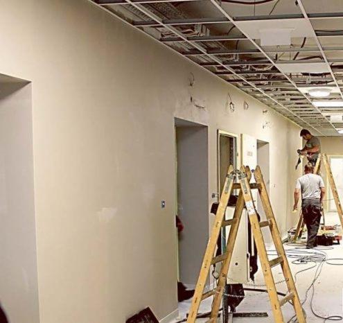 Wykonywanie sufitów podwieszanych