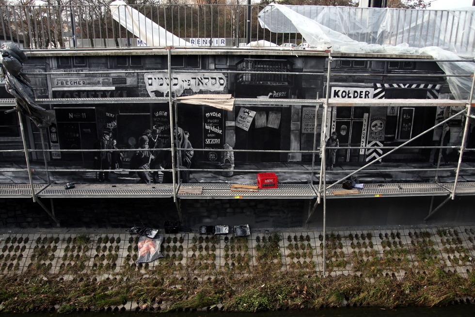 'Pamięc zagłady', mural w Lublinie współtworzony z innymi artystami